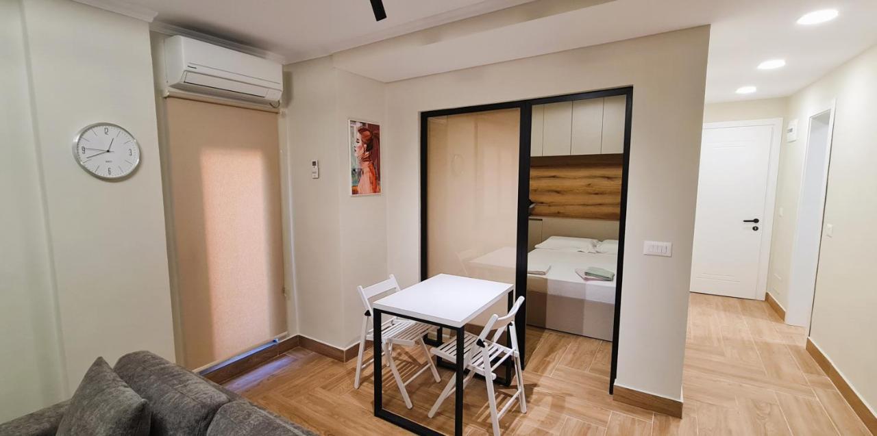 2V1 - Center Apartment 4 地拉那 外观 照片